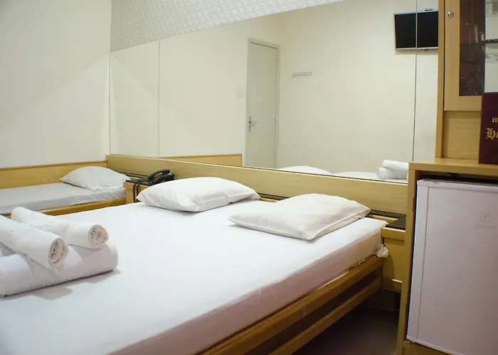 Hotel Hostal (Adults Only)